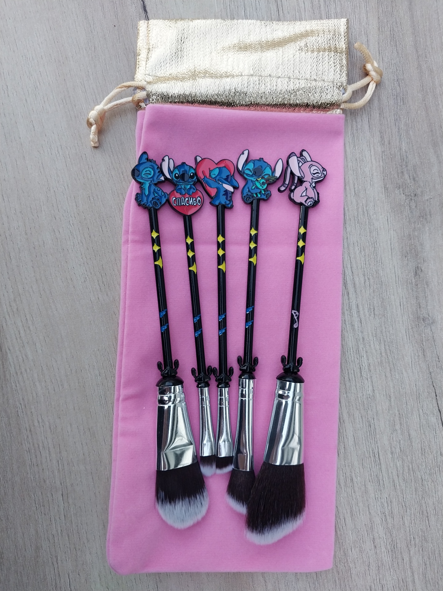 20240502_173127.jpg Stitch Make-up Brush set - Image 1