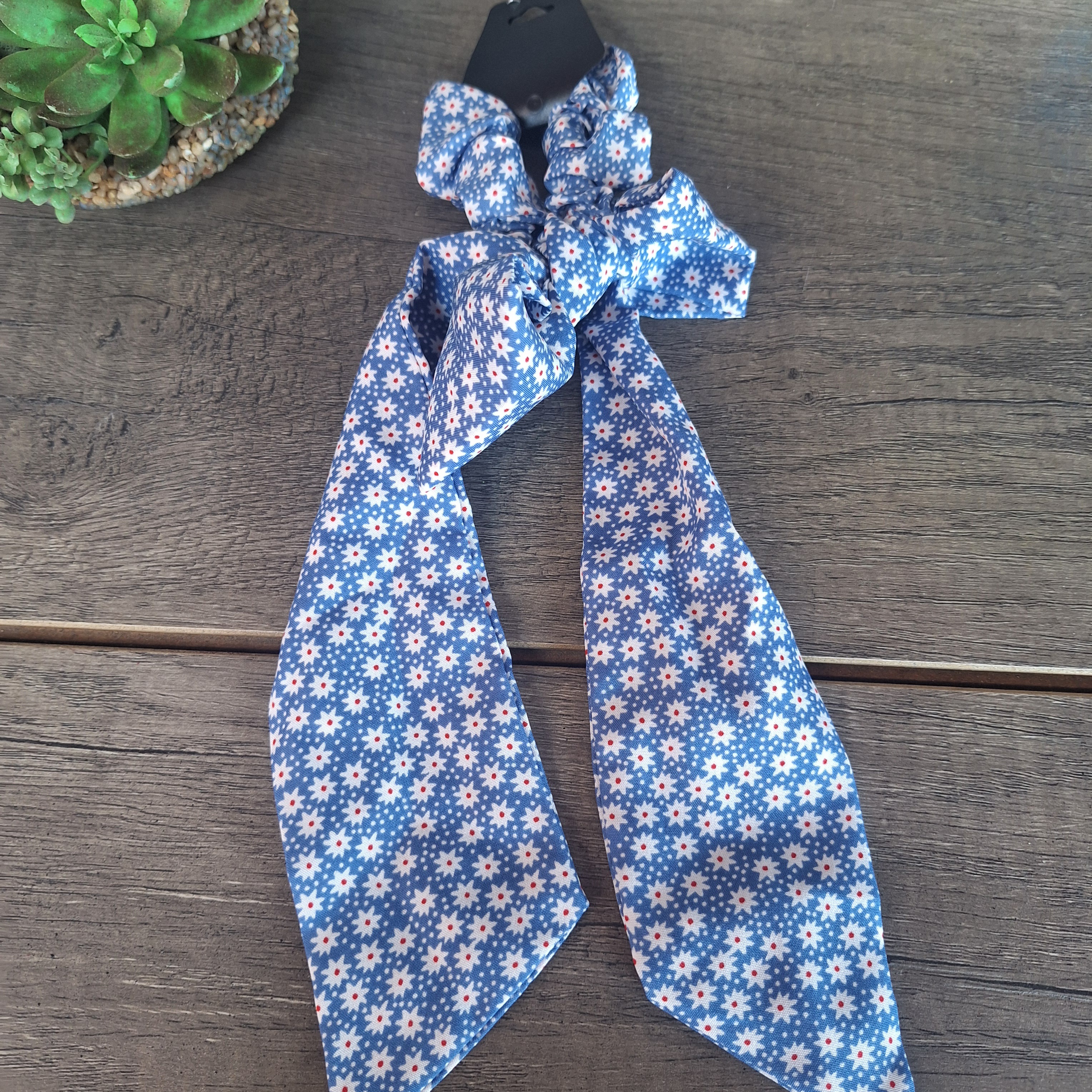 20250910_125648.jpg Scrunchie Bow With Flower Details - Image 1