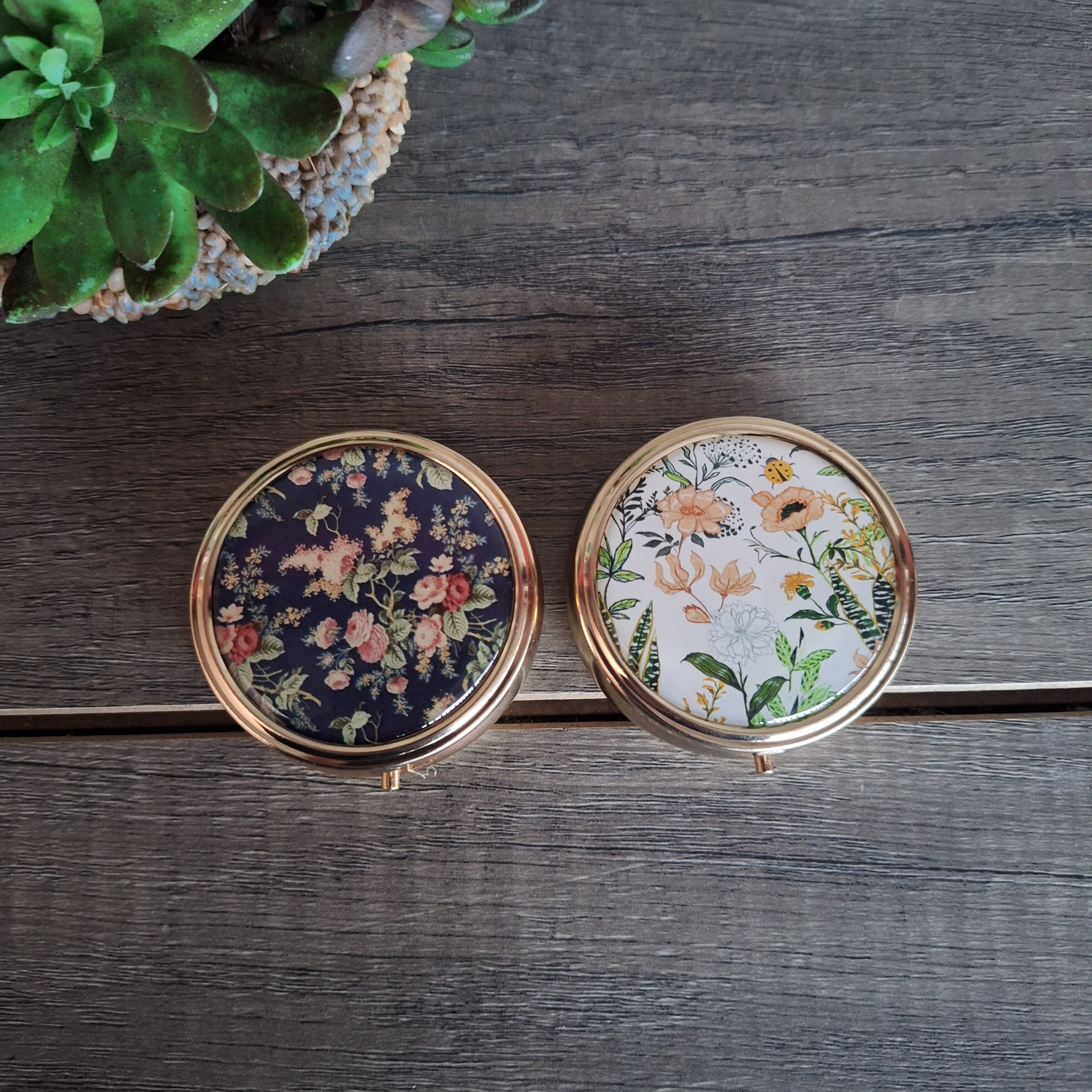 20260701_170127.jpg Compact Pill Holder - Big Flowers Design - Image 1