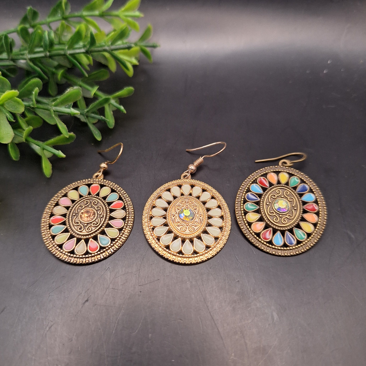 20260713_121221_result.jpg Round Vintage Earring With Stone - Image 1
