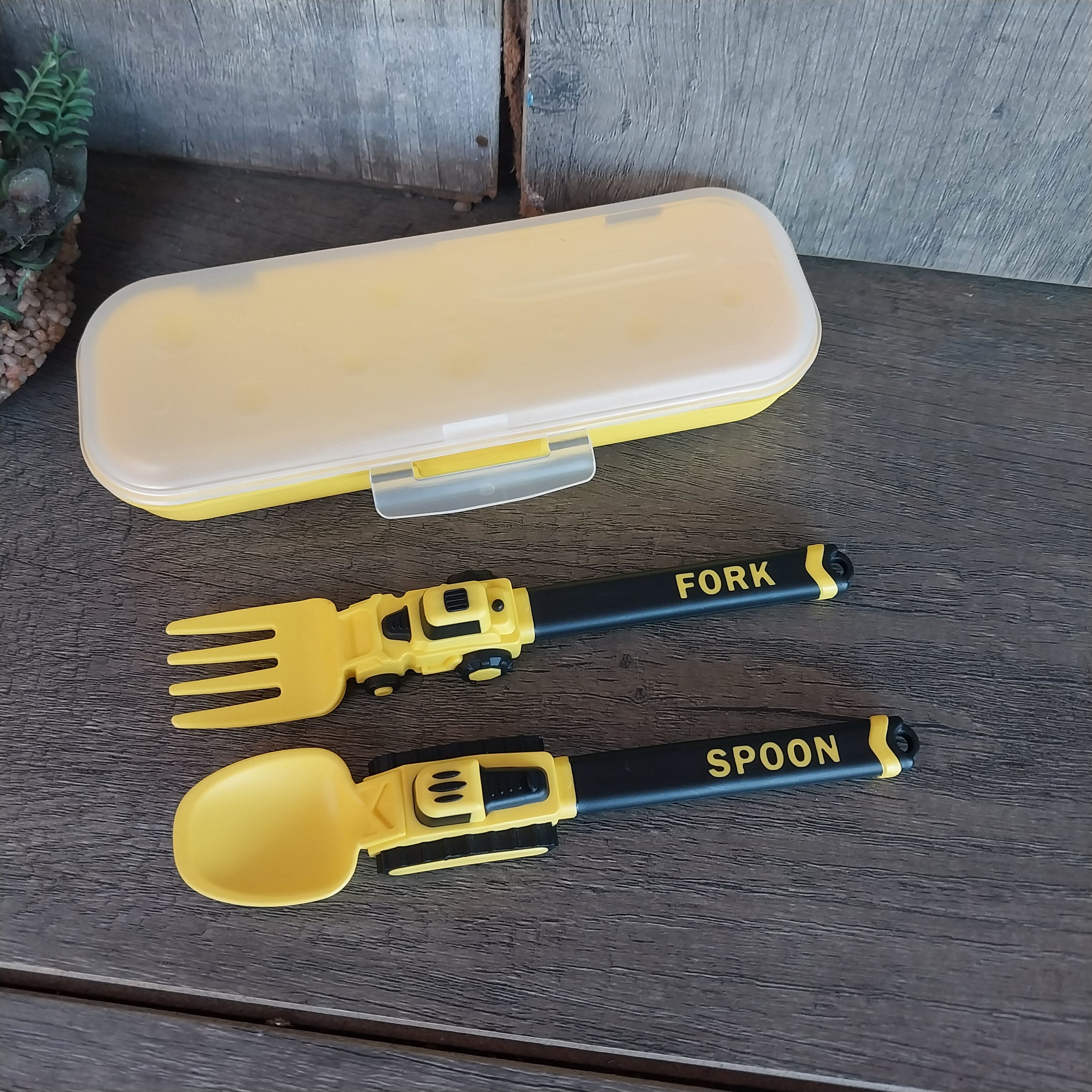 20260221_131545.jpg Construction Knife & Fork - Image 1